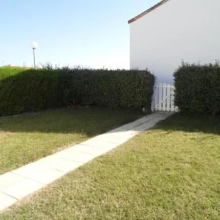 Maisonette Avec Jardin Proche Et Piscine A - Fr-1-194-177